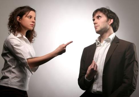 婚恋心理:4个时机聪明女人会保持沉默