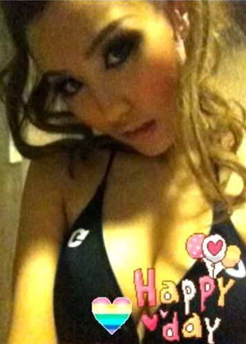 香港嫩模揭娱乐圈内陪睡内幕：二十万元够玩足几日