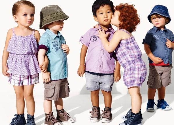 小学生互称“老公老婆”成人话雷翻家长，反映什么社会问题