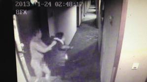 绝症男子约女网友开房被骗，被偷包裸身出房追回，夺下对方凶器打跑4人