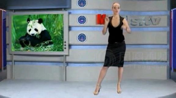 俄罗斯女主播裸体教汉语：俄罗斯美女主播裸体教中文，网友直呼“太过瘾”