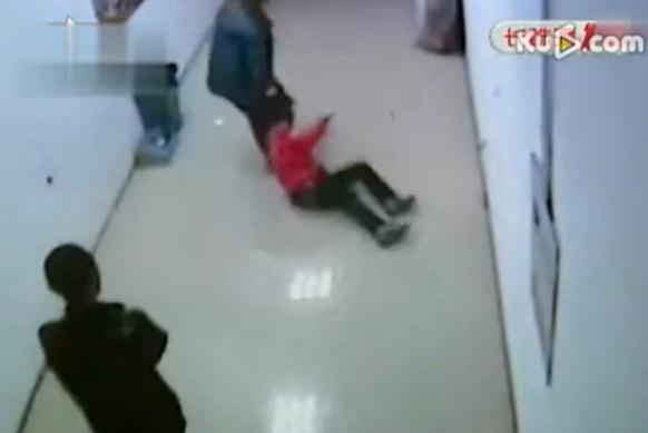 石家庄网吧惊魂：少女被抓着头发拉走至洗浴中心宾馆内遭强奸