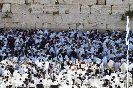 耶路撒冷哭墙惊现5亿美元支票，支票来自世界各地，哭墙被看作犹太教第一圣地