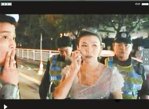 深圳宝马女车主酒驾，拒绝检查狠踢交警下体命根子