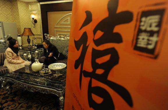 亿万富豪相亲团走秀武汉遇冷，169名女孩赴约5人入围