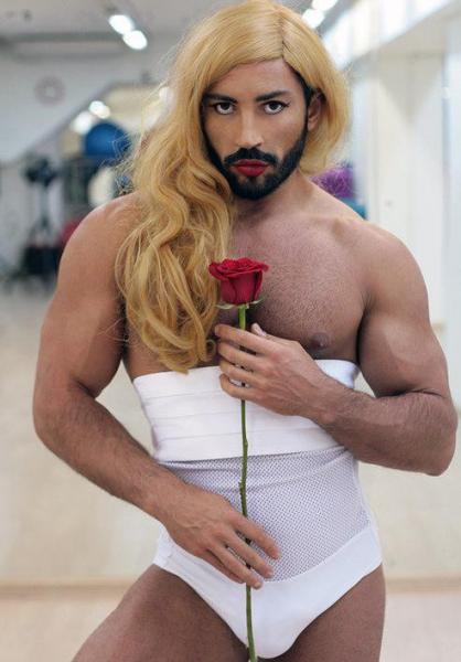 俄罗斯健身猛男获封男神ladygaga，网友吐槽称雷人装束刺瞎双目