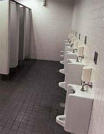 苏州豪华公厕似别墅，造价100万元，配置五星级有电梯，专设环卫工休息处。