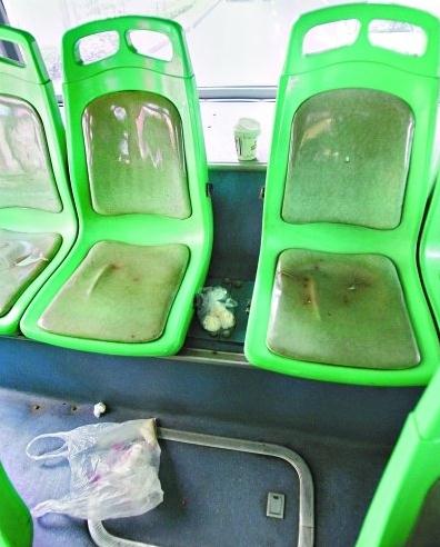最恐怖公交车早点：韭菜馅包子为最恐怖公交早点，为啥要在车上吃