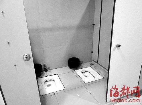 情侣坑基情无限：网友曝福建莆田火车站男厕现“情侣间”