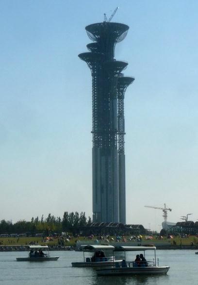 北京新地标瞭望塔遭调侃，网友称瞭望塔像五根钉子