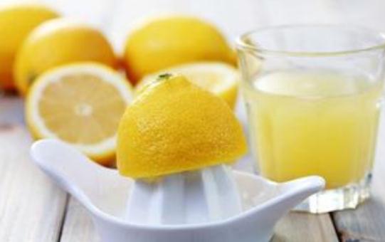 蜂蜜柠檬水减肥法-养颜又排毒-360常识网