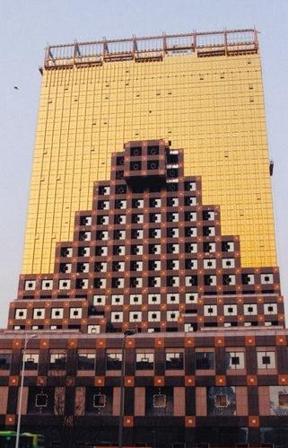 沈阳黄金版大裤衩楼，沈阳一建筑似“金裤衩”灵感源于