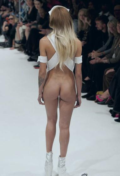 时装周男女模特露肉装-Pam Hogg秀场:“不挡裆”护士裙!