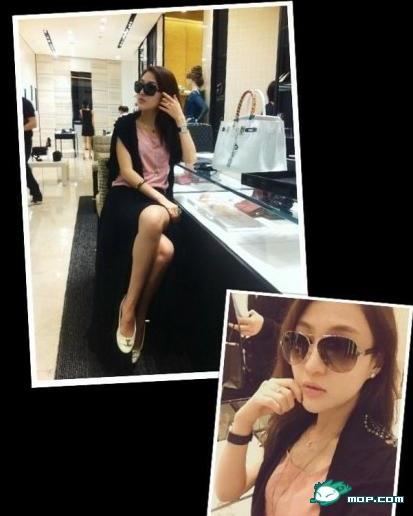 郭美美网上再炫富：晒自拍坐宝马车火辣性感照组图