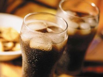 孕妇可以喝可乐吗？孕妇喝了可乐会怎样