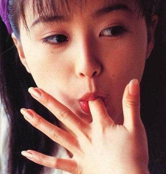 组图:42岁酒井法子复出超酷性感装露面,全裸淋浴吸吮手指旧照疯传