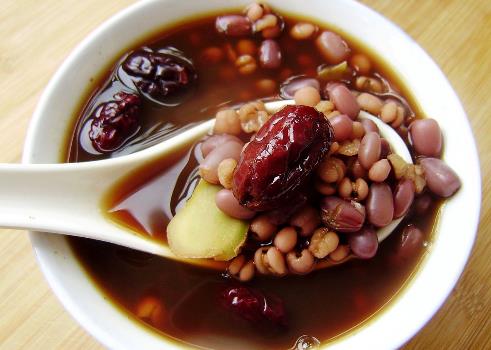 哺乳期吃红豆有什么好处？哺乳期吃红豆的做法