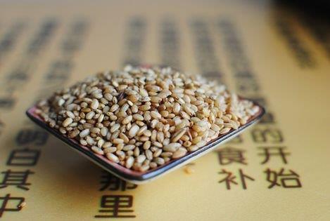 哺乳期吃糙米有什么好处？哺乳期吃糙米的做法