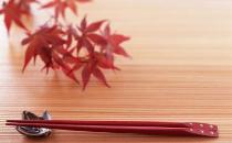 ​“病从筷入”：筷子的使用误区