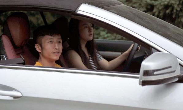 中国拳击队出征奥运 邹市明独享妻子冉莹颖豪车送行