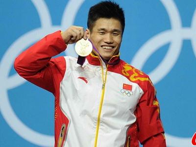 伦敦奥运会中国军团第16金：男子举重77KG吕小军破世界纪录夺冠
