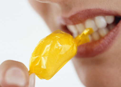 舌头上有齿痕怎么回事?舌头上有齿痕怎么办?