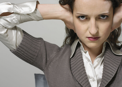 耳朵嗡嗡响怎么回事？耳朵嗡嗡响吃什么药？