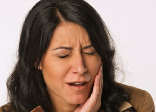 牙龈肿痛是怎么回事？牙龈肿痛吃什么药