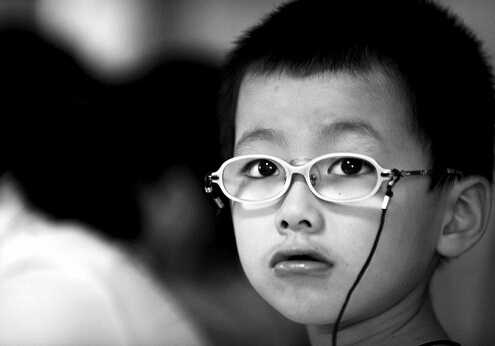 眼睛散光的治疗方法-散光能戴隐形眼镜吗?