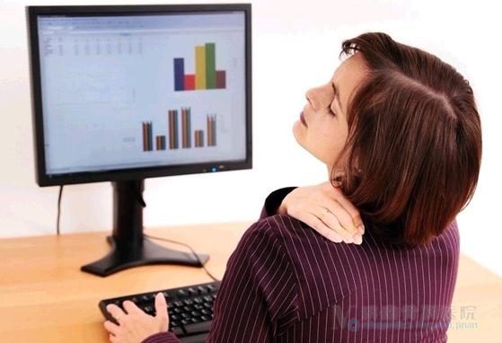 颈椎病的症状,颈椎病的最好治疗方法,慢性颈椎损伤怎么防