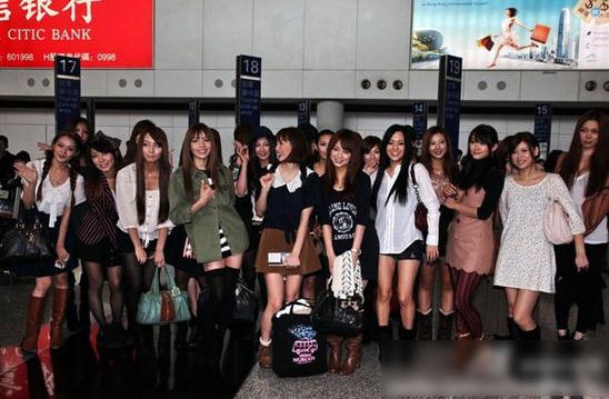 苍井空(苍老师)个人资料图片微博,苍井空携众日本知名女优现身北京机场