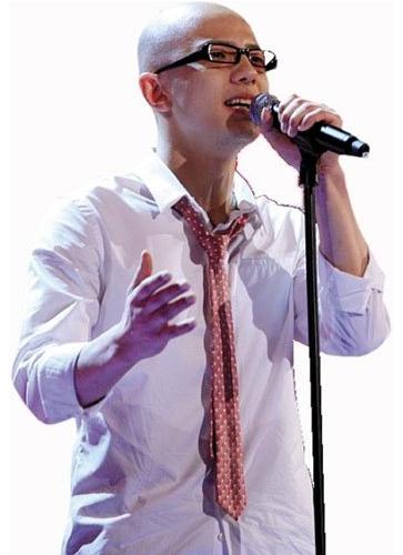 直通春晚好声音平安晋级,平安光头遭调侃,董卿遭吐槽选秀综艺节目主持出了春晚味