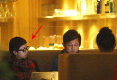 何炅结婚了吗?湖南卫视主持人何炅与妻子王菁情史曝光