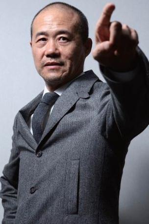 王石个人资料照片,王石离婚,《甄嬛传》80后女演员田朴珺新欢,潘石屹任志强等微博调侃