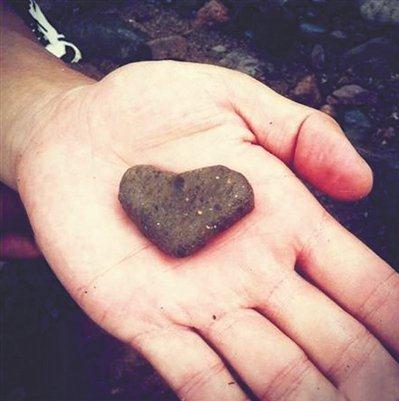 李晨石头事件，李晨送张馨予心形石头，李晨张馨予分手，前女友吐槽心形石头批发的