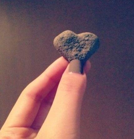 李晨石头事件，李晨送张馨予心形石头，李晨张馨予分手，前女友吐槽心形石头批发的