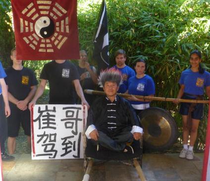 老外网上吐槽娶中国太太的下场,北美崔哥采访走红,崔哥驾到