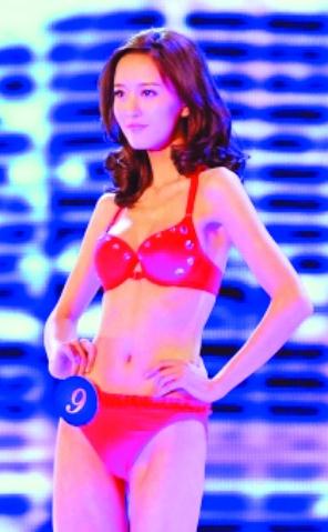 广州选美冠军李茜太瘦只有39公斤，李茜被调侃胸像图钉