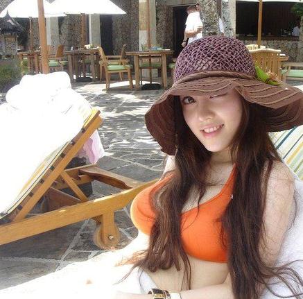 杨偌梅个人资料及图片,台湾E奶性感美女主播杨偌梅卷入李宗瑞淫照门