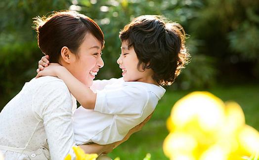 儿童常见的反常反应表达了什么?