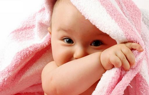 给宝宝清洁五官有技巧吗?