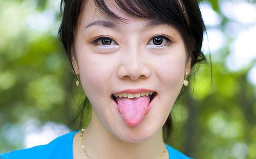 舌头发黑是怎么回事