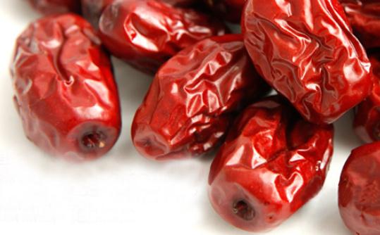 女性吃枣好处多:吃枣让你面色红润