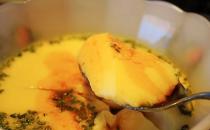 蒸鸡蛋羹怎么才能更鲜嫩？