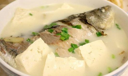 产后催奶喝奶白汤有用吗？