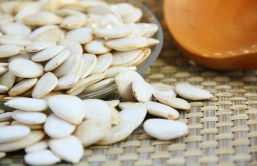 多吃南瓜子能提高精子质量?提高精子质量的食物