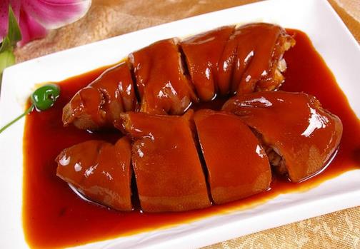 吃猪蹄对老年人有哪些好处?老年人吃猪蹄有什么好处