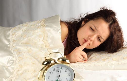 上班族怎么快速化妆?5分钟打造精致妆容!