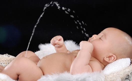 宝宝脐带易受伤 护理要小心