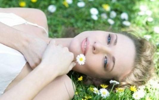 如何美白淡斑?DIY白芷淡斑面膜